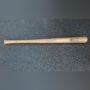 National Baseball Hall Of Fame Cooperstown NY Louisville Slugger Mini Bat.